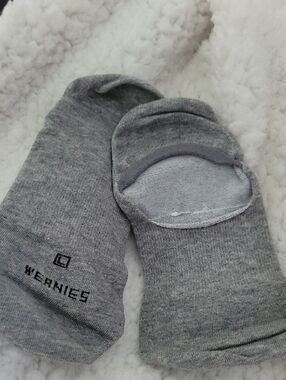 6 Women’s No-Show Socks - Gray-2, Black-2, White-1, Cream-1. NWT